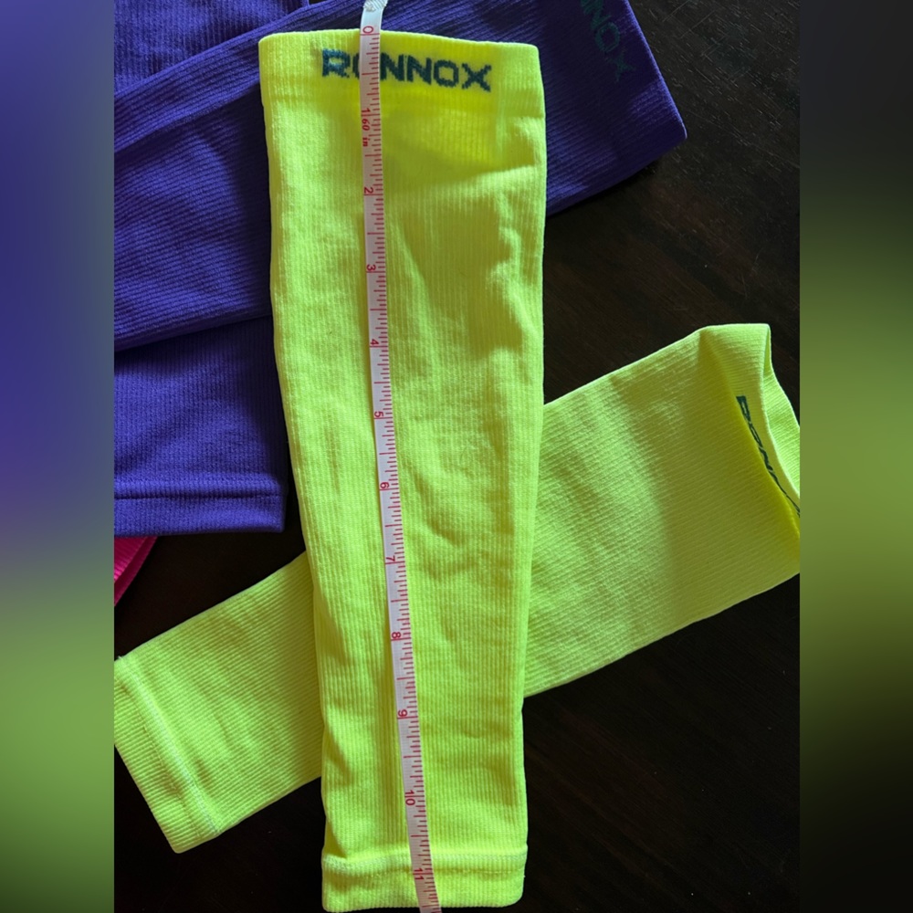 Calf compression sleeves size large .